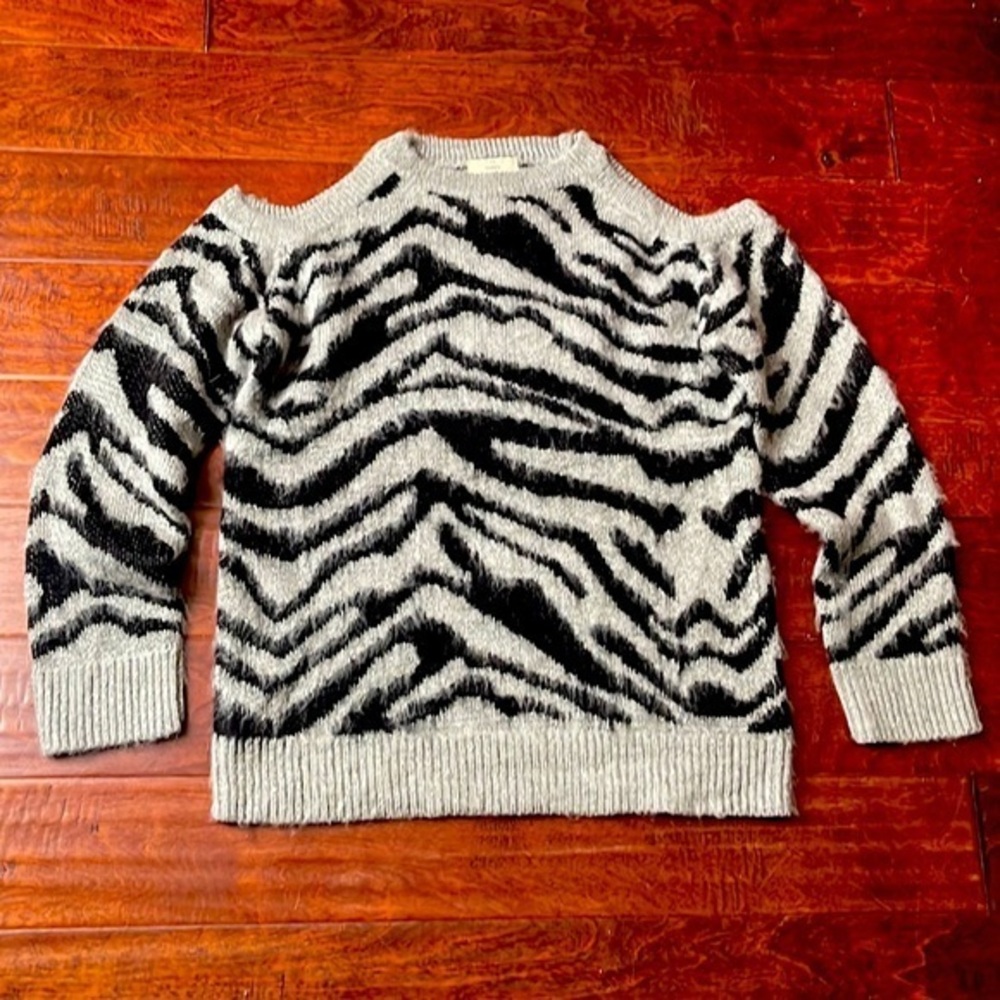 Entro zebra like sweater black on gray cut out shoulder furry texture